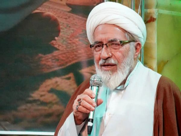 جلوه‌ای از اعتکاف دانش‌آموزی در مسجد امام علی‌بن‌ابی‌طالب (ع)