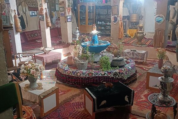 زیارت دانش‌آموزان هنرستان کوثر قیامدشت ری یک از مشهد مقدس 