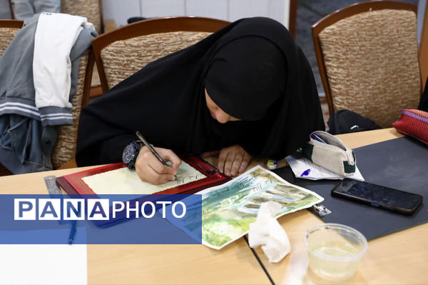 اجرای طرح آیه نگار با حضور بانوان هنرمند استان قم