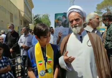 اقامه پرشور نمازجمعه نجف آباد همزمان با سالگرد برپایی اولین نماز جمعه در این شهرستان