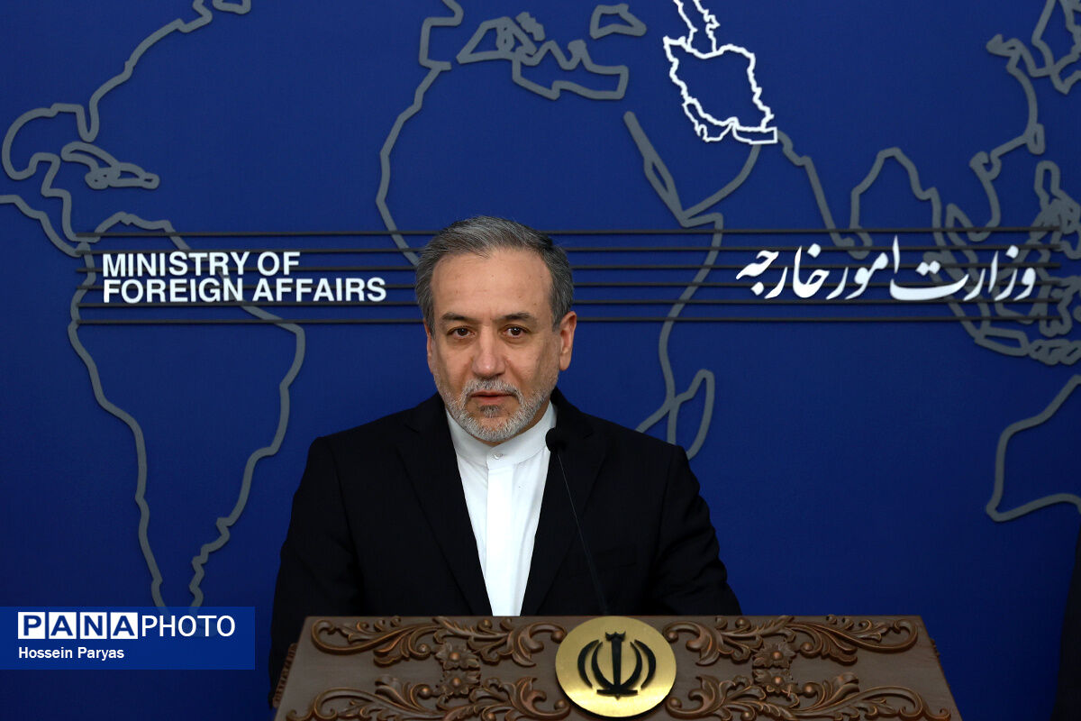 وظیفه وزارت امور خارجه تلاش برای رفع تحریم‌ها است