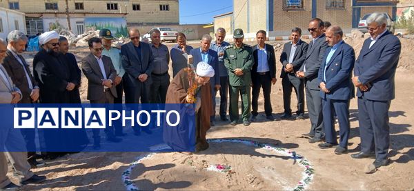آیین کلنگ‌زنی دبستان ۹ کلاسه شهید هلالی خلیل آباد