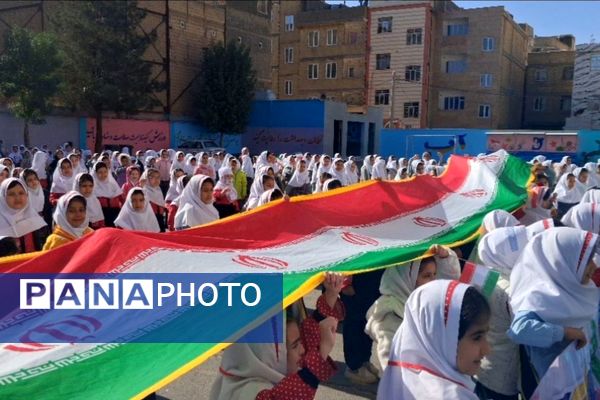  آیین گرامیداشت انقلاب اسلامی در مدارس رباط‌کریم