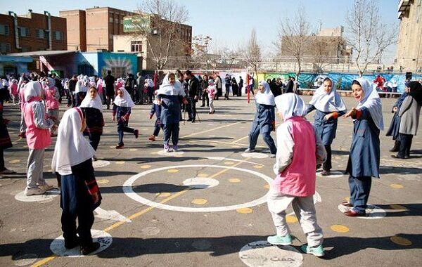 احساس تنهایی و سردرگمی با ترک دوستان صمیمی