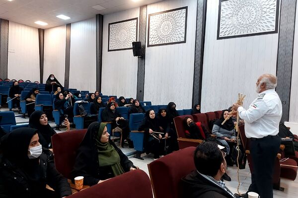 برگزاری دومین دوره تربیت مربی پیشتازان سازمان دانش‌آموزی در کهریزک 