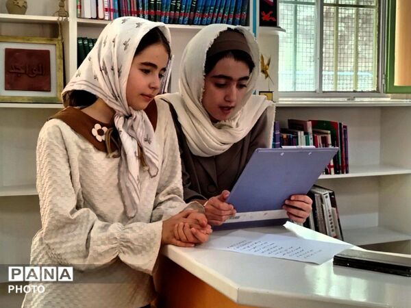 گرامیداشت روز معلم در لردگان؛ تجلیل از چراغ‌داران راه آینده