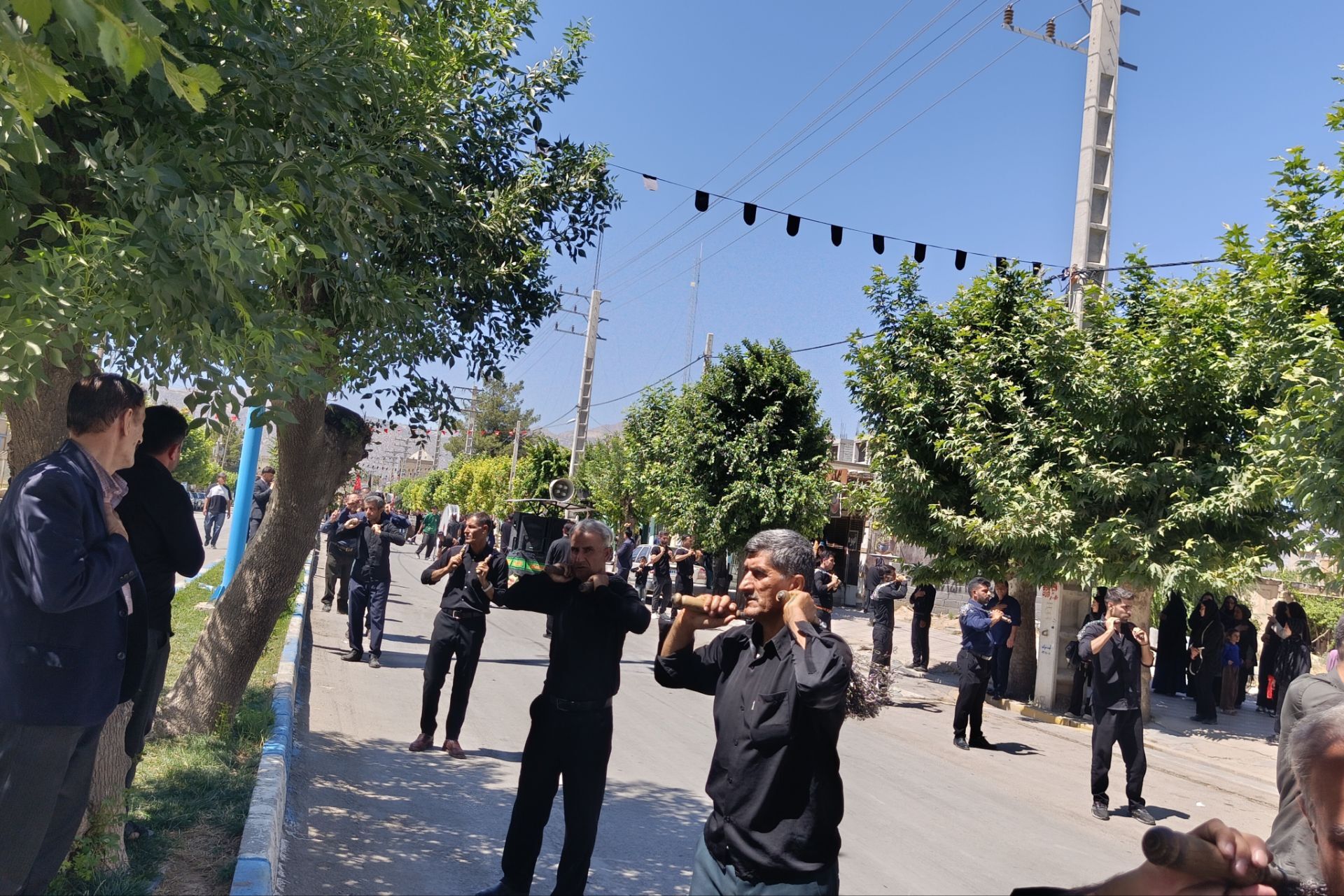 لردگان در ماتمِ عاشورا غرق شد