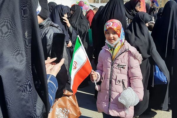 ایستادگی و حضور گرم مردم دماوند در راهپیمایی ۲۲ بهمن