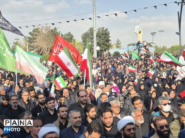 بیعت با سومین رهبر انقلاب اسلامی حضرت آیت الله  سید مجتبی حسینی خامنه ای (حفظه الله ) 