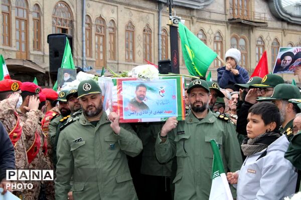 مراسم باشکوه بیعت مردم همدان با رهبر جدید انقلاب اسلامی 