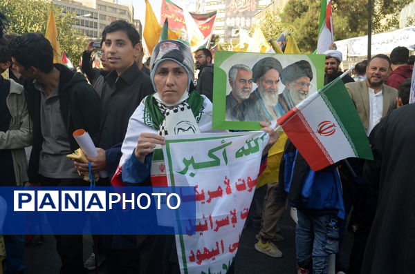 راهپیمائی باشکوه 13 آبان در تهران