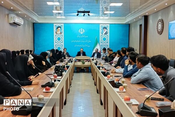 بزرگداشت هفته معلم و تقدیر از خدمات ارزنده مشاوران در بهارستان‌دو
