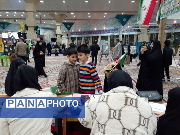 مراسم پاسداشت شهدای مقاومت و نمایشگاه آثار منتخب دانش‌آموزان رویداد آخراشه