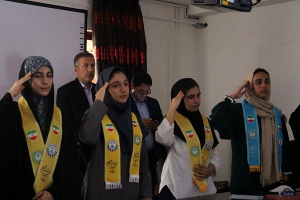 دیدار نماینده مردم ساری و میاندرود در مجلس شورای اسلامی با دانش‌آموزان مازندران