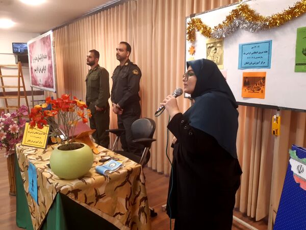گرامیداشت هفته نیروی انتظامی در دبیرستان فرزانگان قائمشهر
