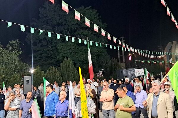 تجدید بیعت با رهبر انقلاب در شب هشتادو نهم