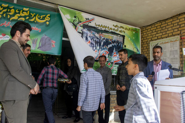 جوانه‌های محلاتی ورود به دوره متوسطه را با جشن جوانه‌ها آغاز کردند