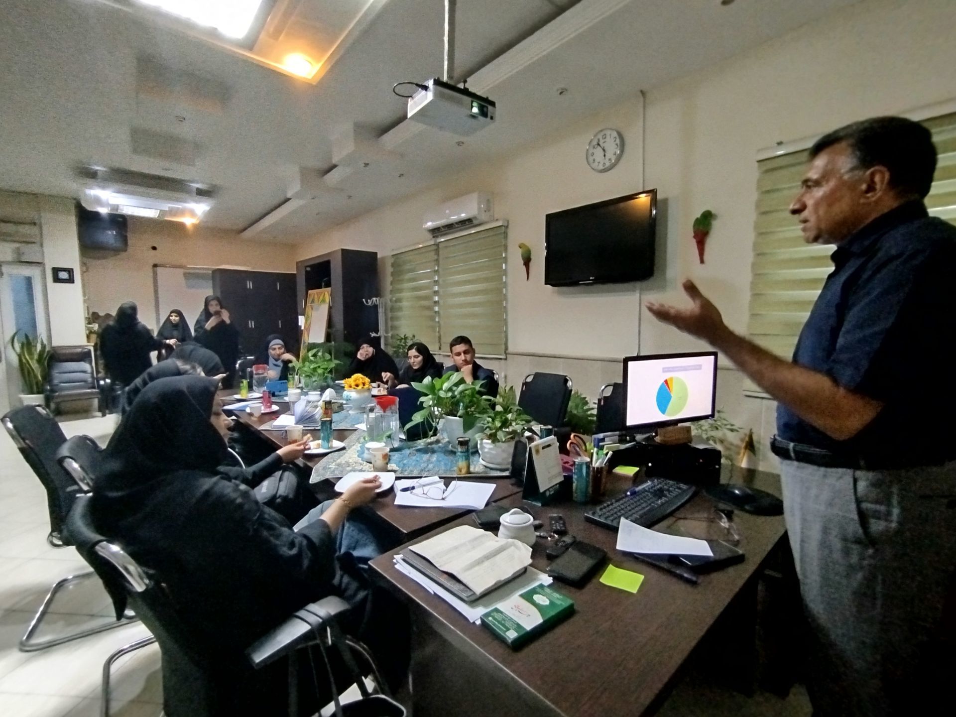 بحران آب مشهد زیر ذره‌بین رسانه‌ها و کارشناسان در فرهنگسرای محیط زیست