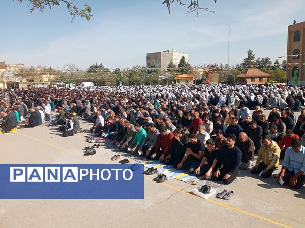 اقامه نماز عید فطر در شهرستان چناران