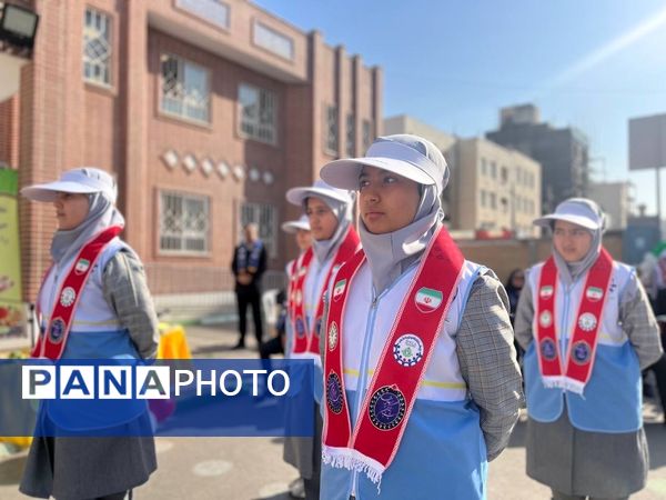 برگزاری برنامه نمادین استانی و مانور تشکیلاتی یاوران انقلاب در خراسان رضوی