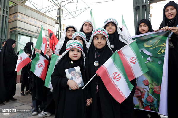برگزاری همایش بزرگ جمع‌خوانی دانش‌آموزان با اجرای سرود و نوحه حماسی «باید برخاست»