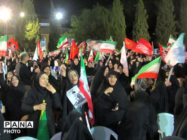 مراسم گرامیداشت آقای شهید ایران و یادبود شهدای شهرستان فلاورجان در اردوگاه شهید بهشتی اصفهان