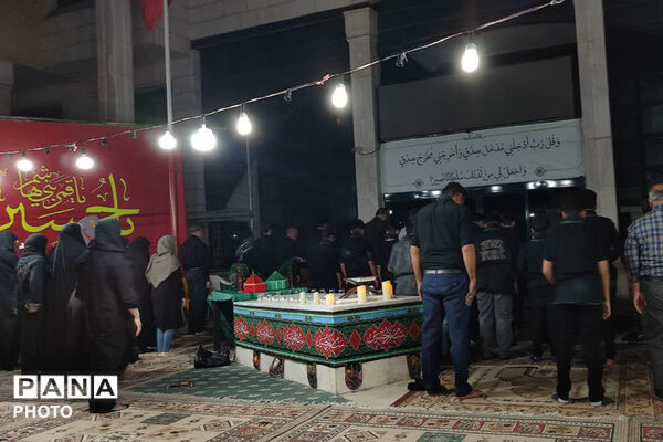 سوگ شب هشتم محرم در جوار مزار شهید گمنام آموزش و پرورش فارس