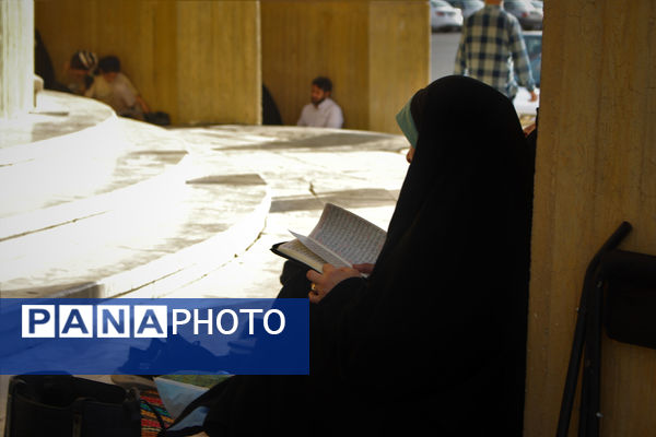 زمزمه عاشقانه دعای عرفه در یادمان 14 شهید گمنام کوه خضر نبی(ع)