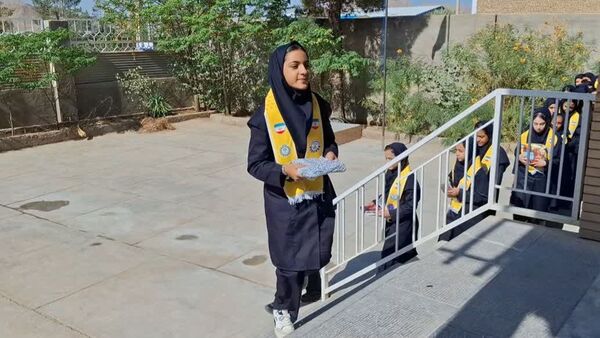 جشن عاطفه‌ها در دبیرستان فرزانگان خواف