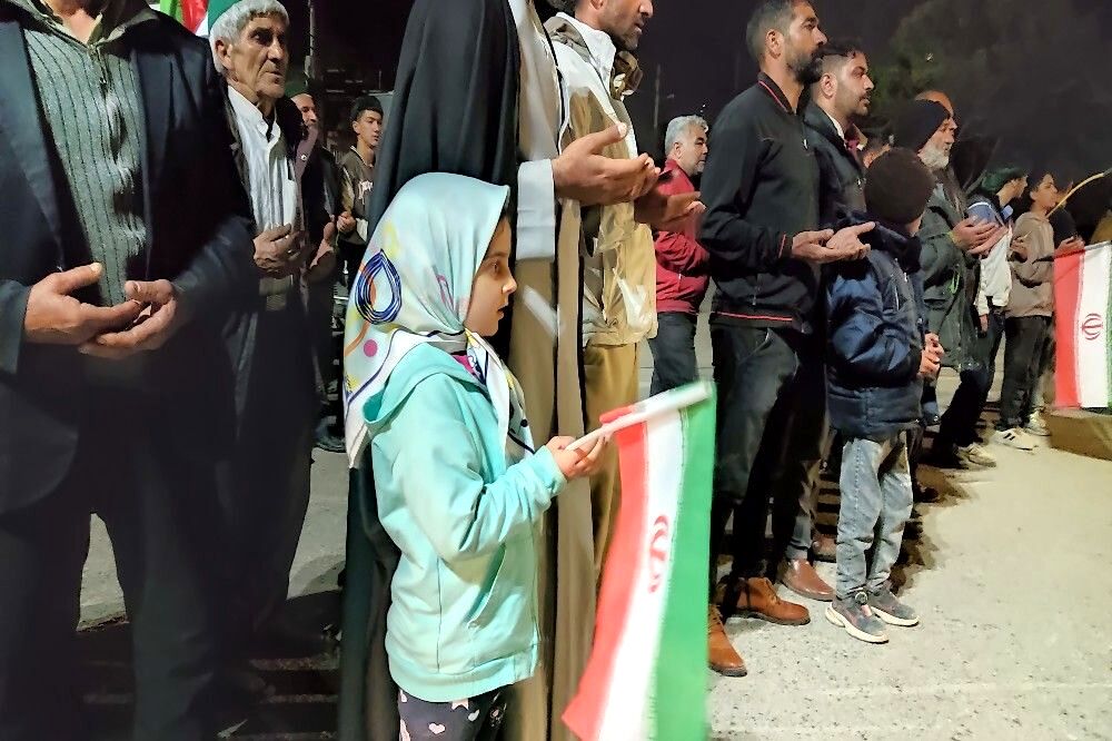 در حمایت از میدان و پیشگیری از فتنه و کودتا هستیم در خیابان 