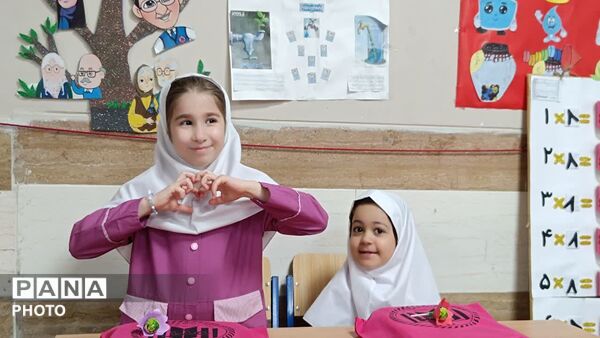 گام‌های استوار دانش آموزان مدرسه «طلعت بهاری»منطقه ۱۰ در روزهای منتهی به مهر