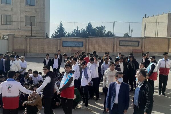 مانور سراسری زلزله در دبیرستان شهید محمدجواد باهنر دماوند