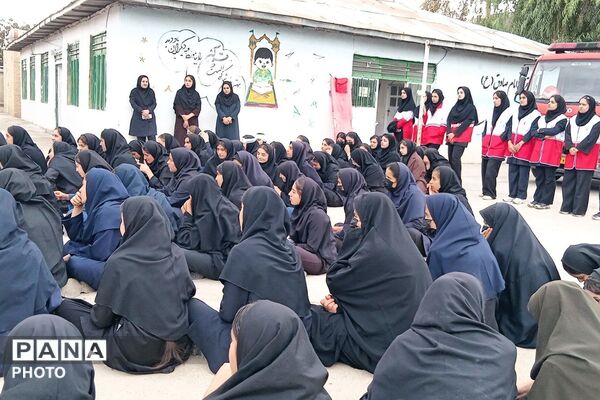دبیرستان هاجر دیشموک، میزبان برنامه‌ای با محوریت پدافند غیرعامل