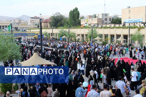 حضور پرشور اقشار مردم در جشن عید غدیر زنجان