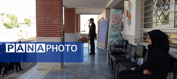 زنگ مهر و مقاومت در هنرستان حضرت زهرا(س) بن به صدا درآمد