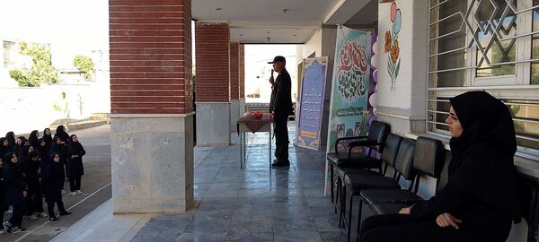 زنگ مهر و مقاومت در هنرستان حضرت زهرا(س) بن به صدا درآمد