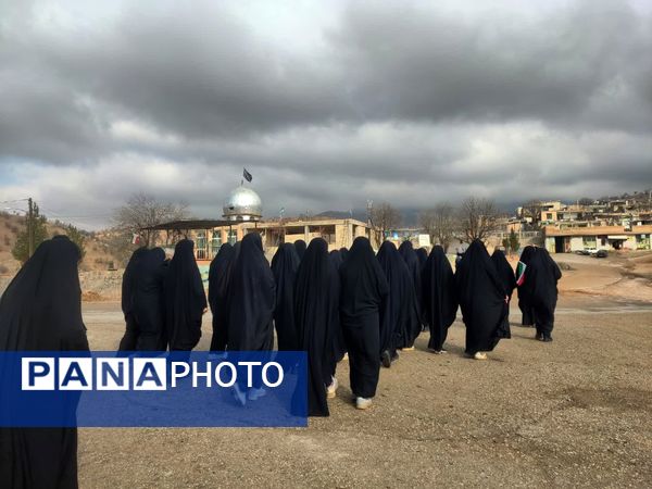 غبار‌روبی مزار شهدا در آستان مقدس امام زاده جعفر (ع) منطقه میانکوه 