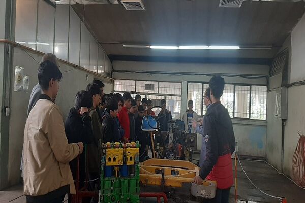بازدید از هنرستان فنی حرفه‌ای دکتر علی شریعتی نیشابور