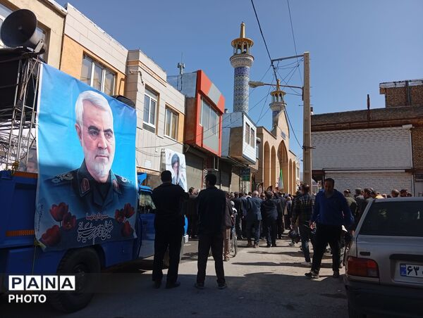 راهپیمایی عظیم با حضور جمعی از مردم اسدآباد