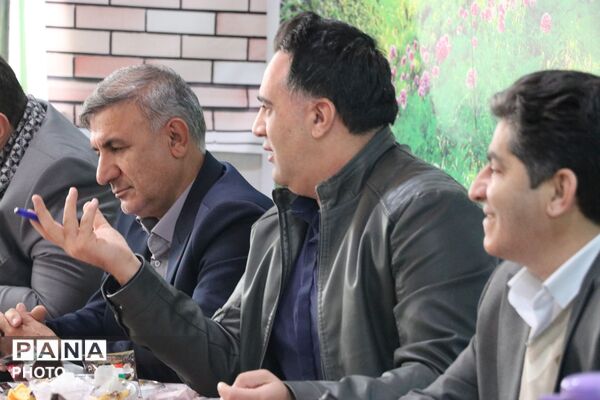 همایش مدیران کانون‌های فرهنگی‌تربیتی و اردوگاه‌های لرستان به میزبانی شهرستان دورود 