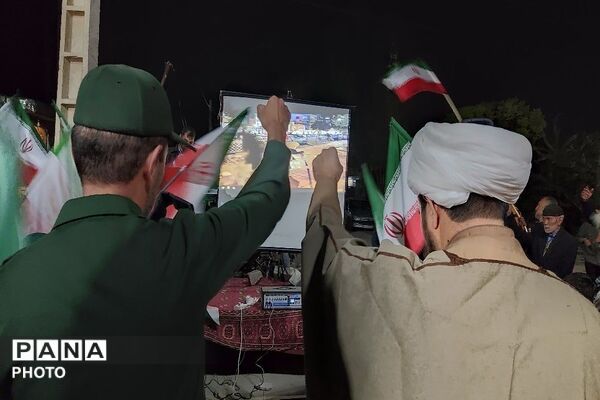یک دنیا شاهد و مبهوت از حضور خیابانی مردم شهر بار