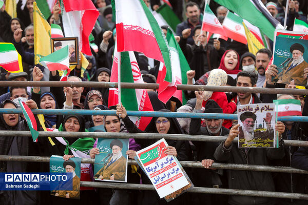 سخنرانی رئیس جمهور در جمع راهپیمایان ۲۲ بهمن