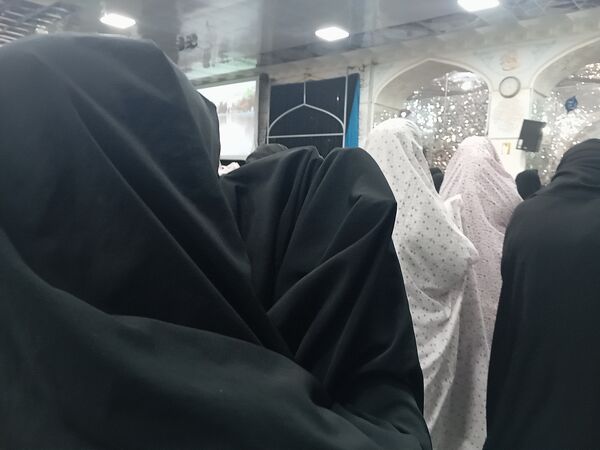 نماز جماعت همزمان با شب لیلة الرغائب در شهرستان کاشمر 