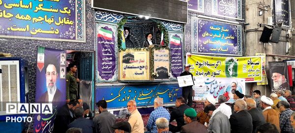نماز جمعه با حضور مردم در مسجد جامع شهرستان نیشابور 