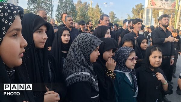 نوجوانان عاشورایی کوهپایه هم‌نوا با کاروان کربلا در «احلی من العسل»