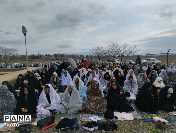 اقامه نماز بندگی در مسجد جامع تاریخی شهر رشتخوار