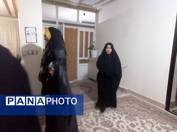 دیدار گروه جهادی شهید صمدی با خانواده شهید نیکدل