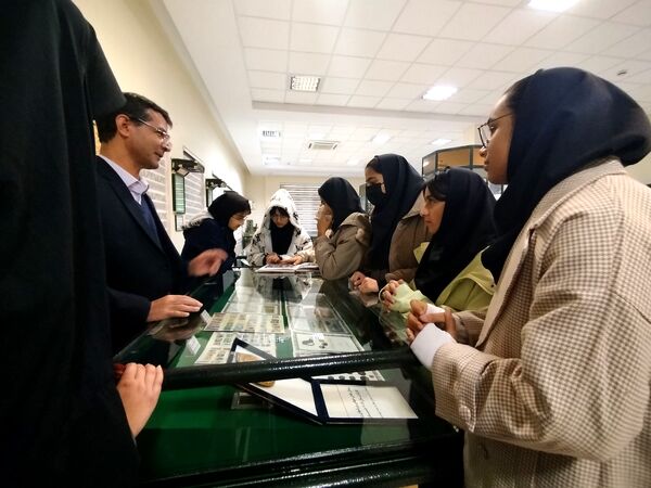 بازدید دانش آموزان دبیرستان نمونه اندیشه از موزه آرامگاه مدرس 