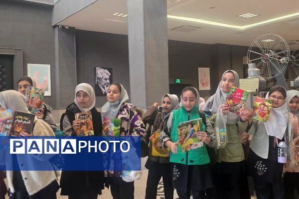 بازدید علمی دانش‌آموزان از نمایشگاه کتاب رباط‌کریم