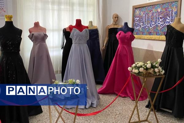 گالری هنر در هنرستان شهید بخشنده زرقان 